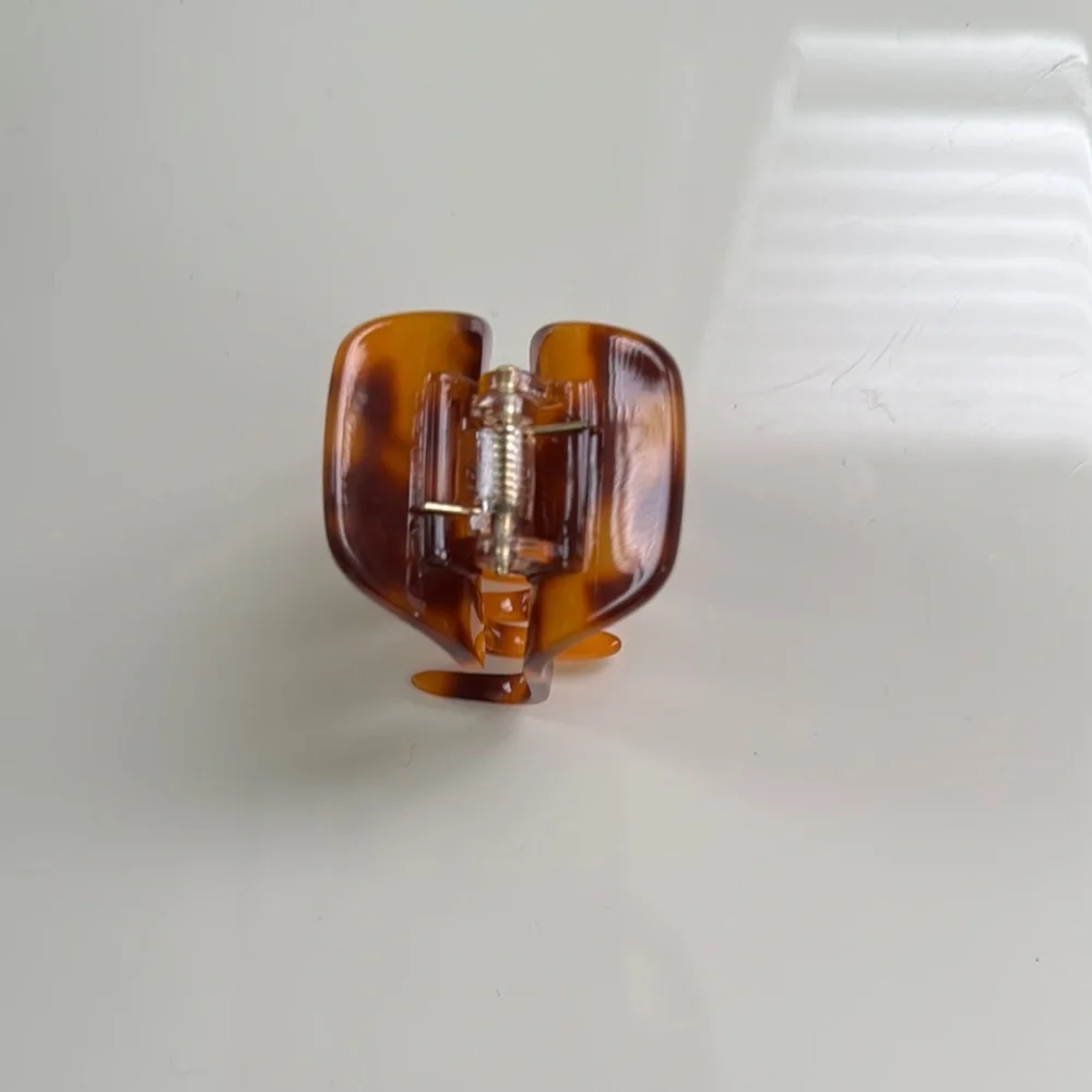 Emi Jay tortoise Clip - Picture 2 of 3